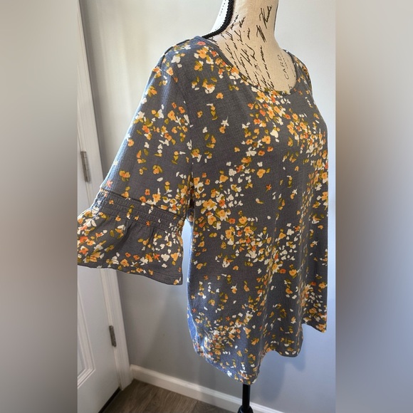 Lauren Conrad Scattered Flower Bell Sleeve Blouse - Size XL - Picture 2 of 7